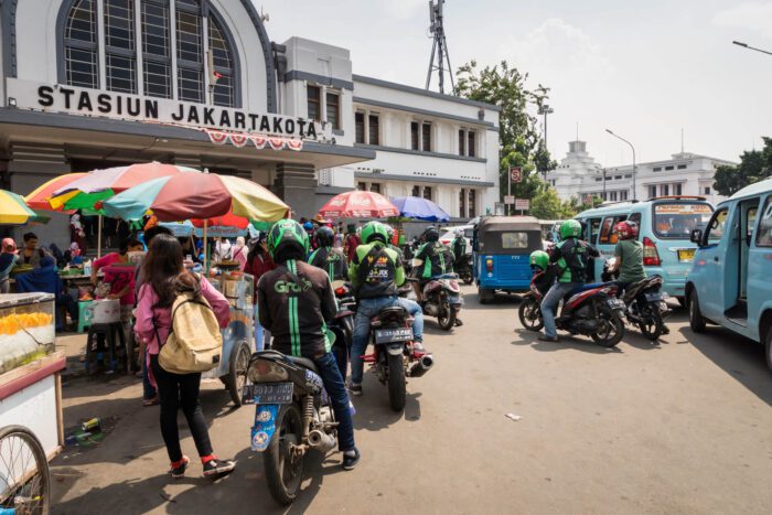 gojek or grab in indonesia