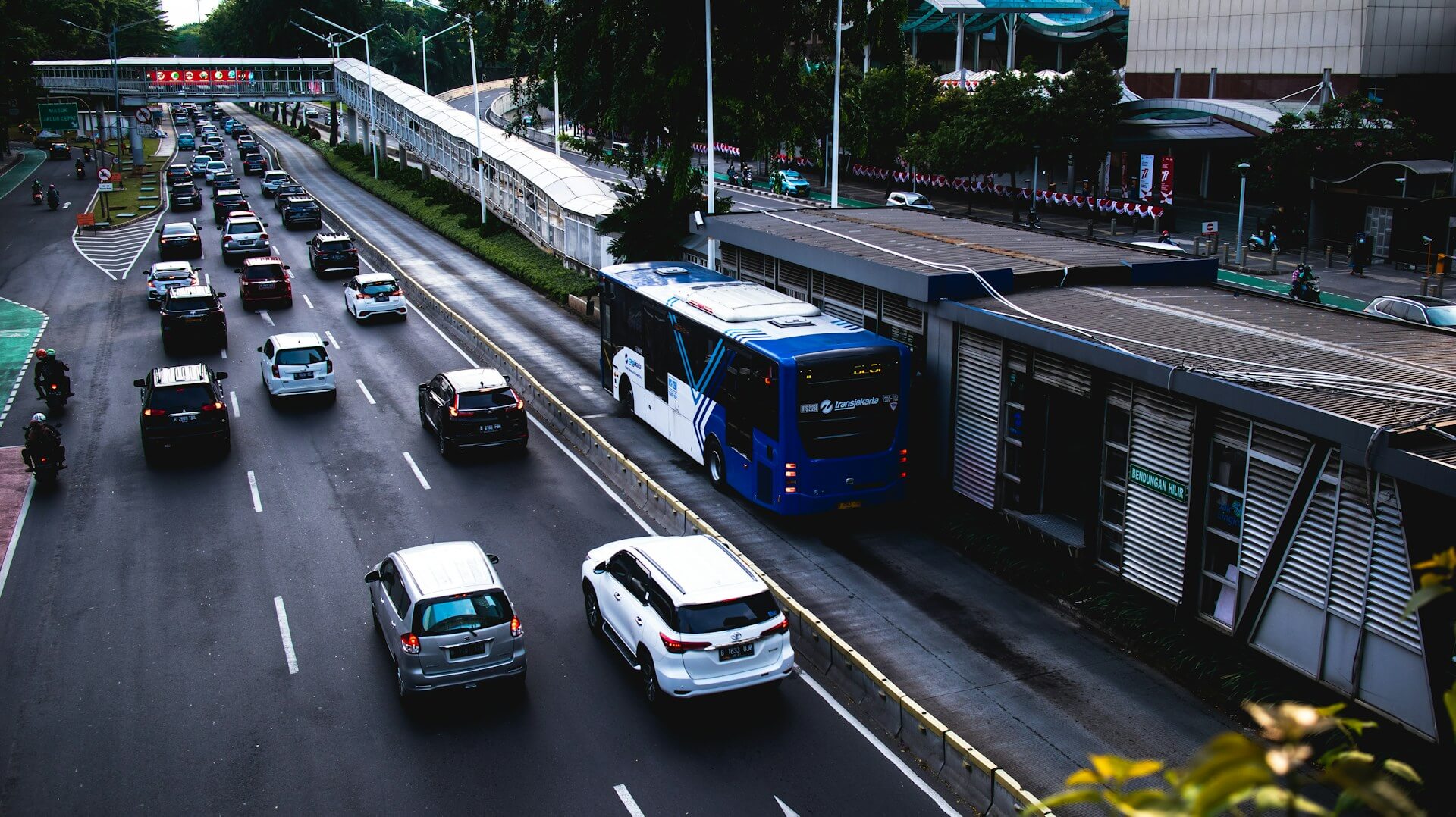 transjakarta public trainsportation