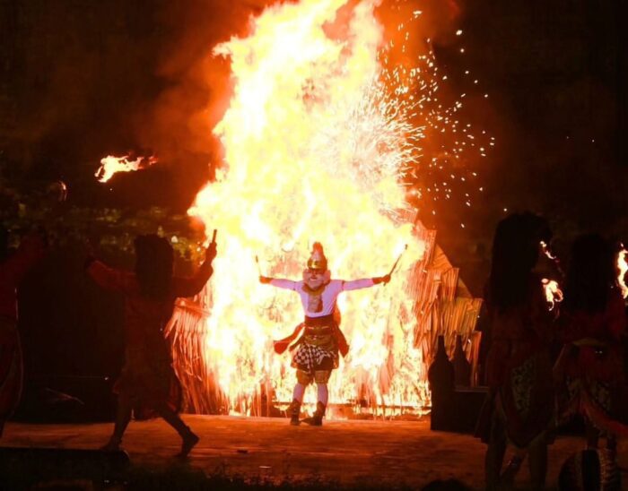 Shinta Obong Fire Dance Performance