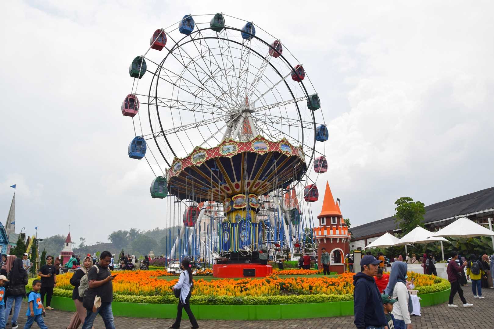 Satera De Laponte Ferris Wheel