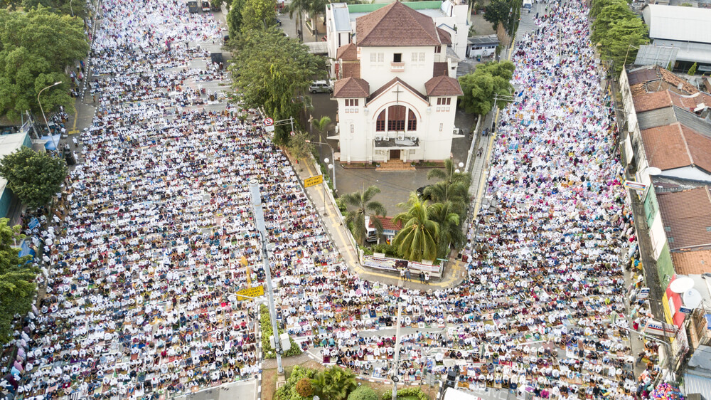 Idul Fitri praying